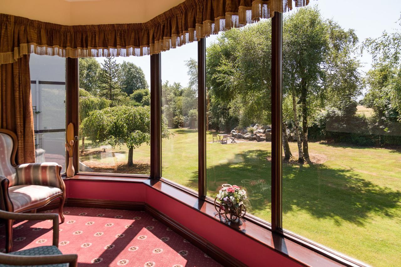 Kathleens Country House Lower Coolcorcoran Dış mekan fotoğraf